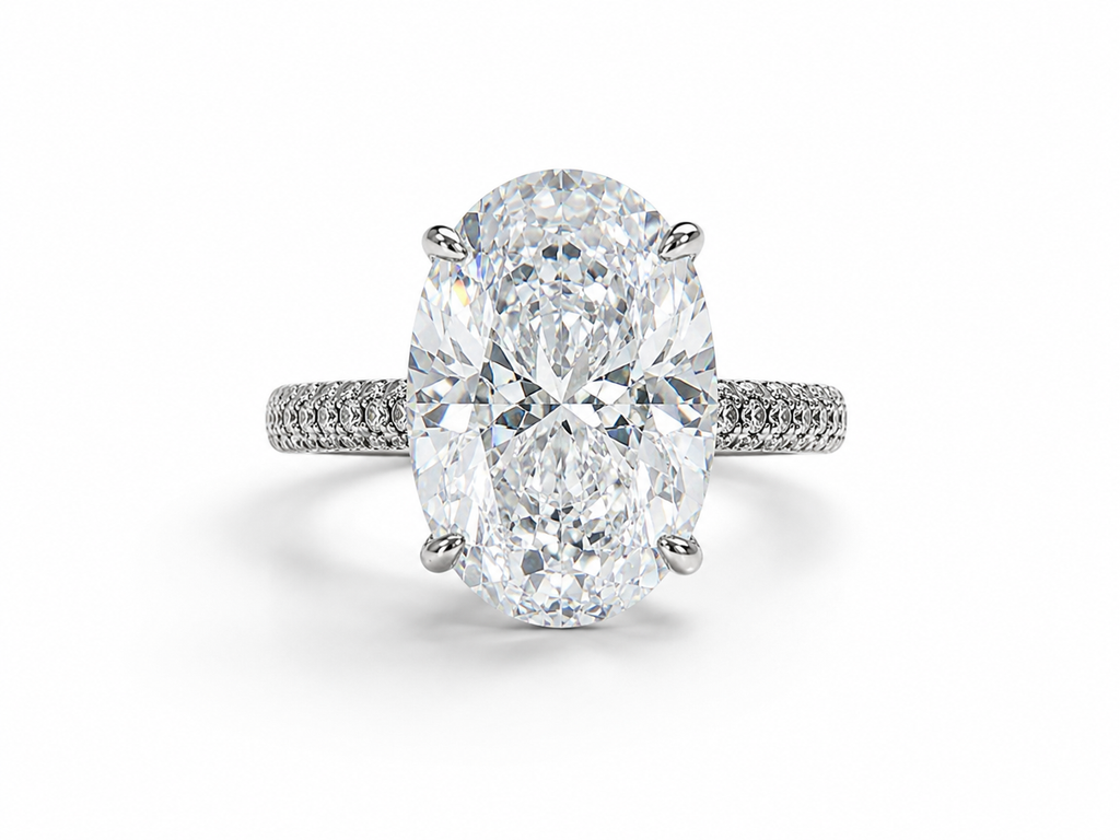 Big 8 carat statement silverring.