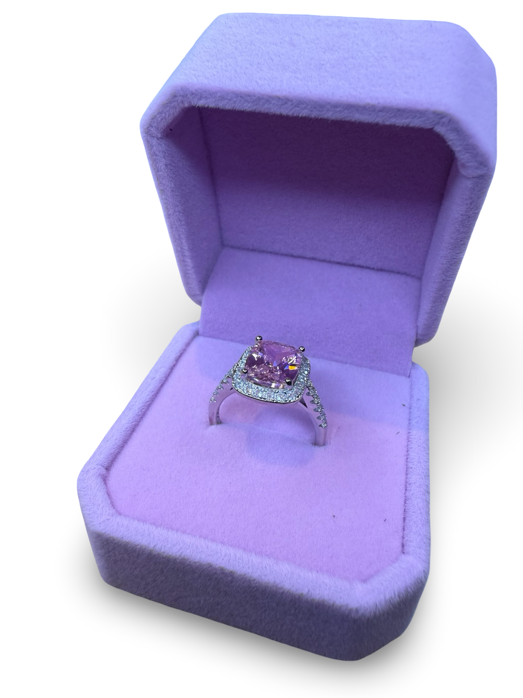 Den vakreste ringen i sølv med zirkonia