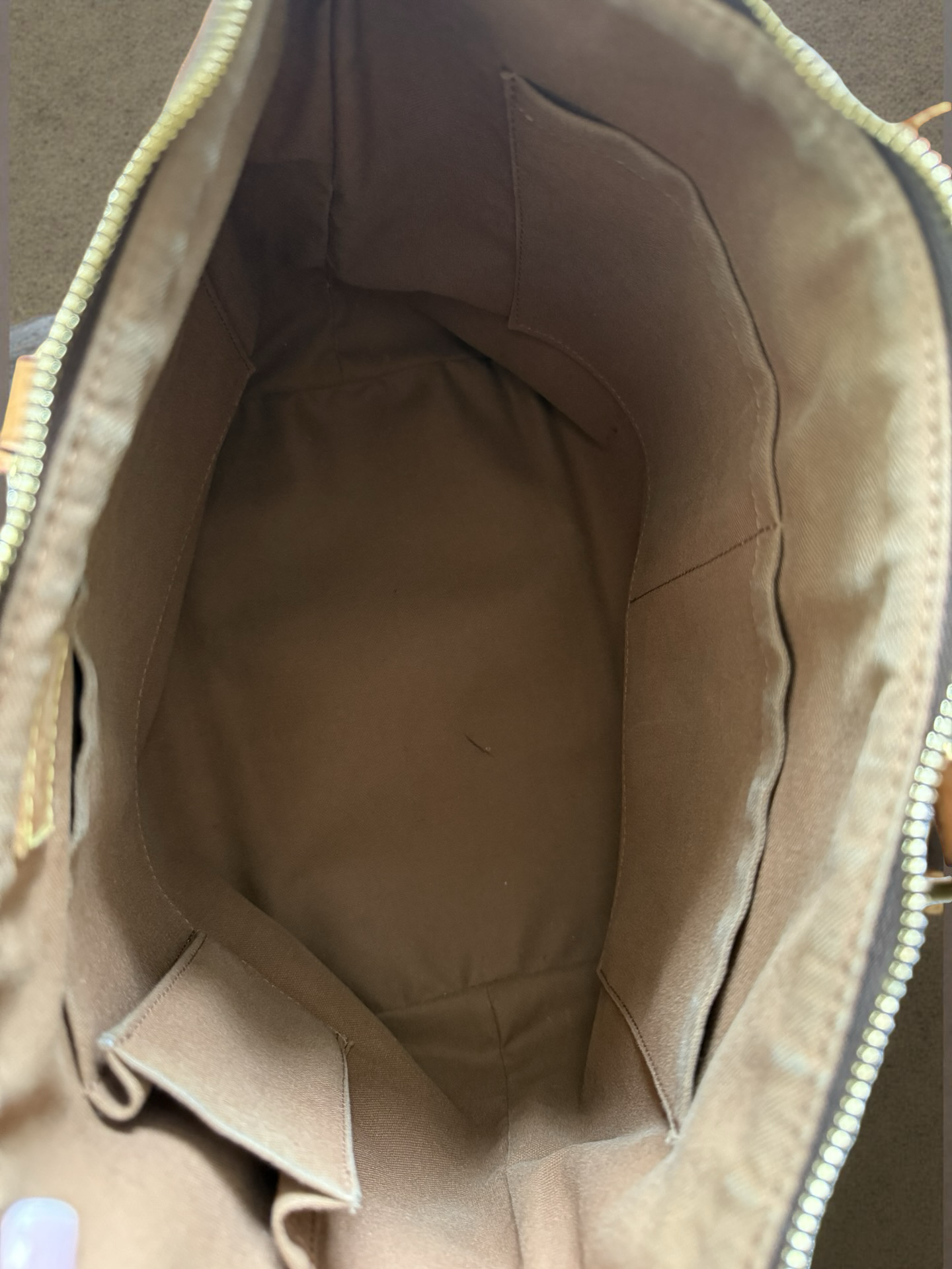 Louis Vuitton Palermo Pm med ekthetsbevis.