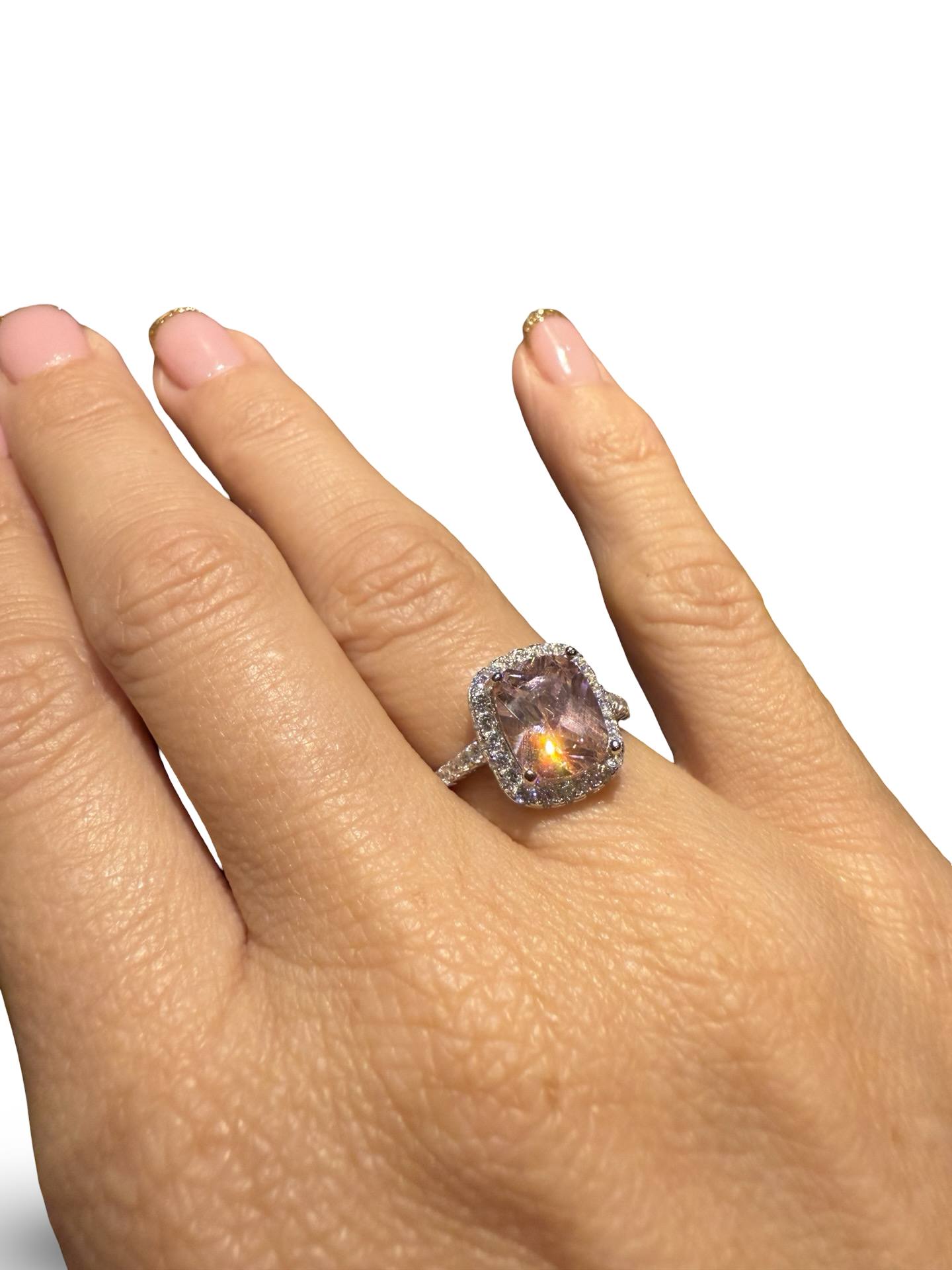 Den vakreste ringen i sølv med zirkonia