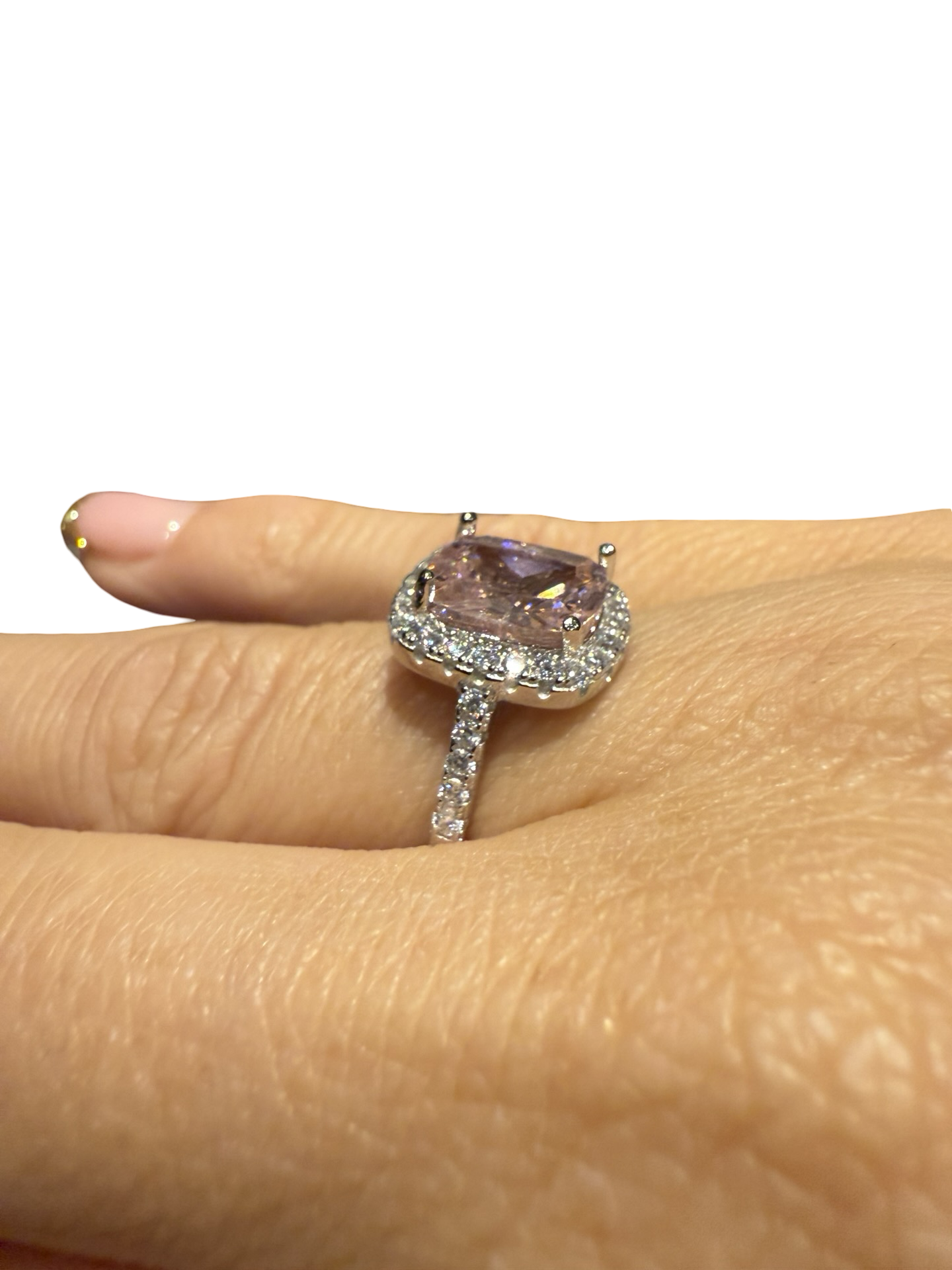 Den vakreste ringen i sølv med zirkonia