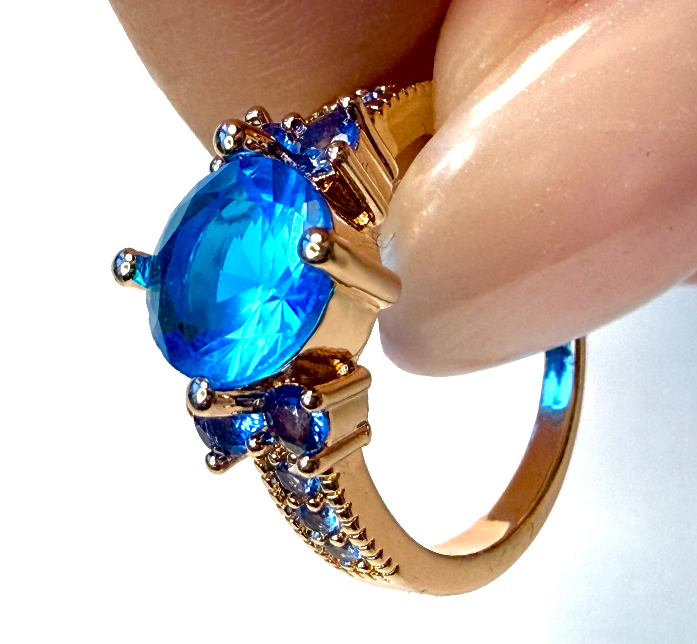 Elegant Round Zirconia Ring In Different Colours