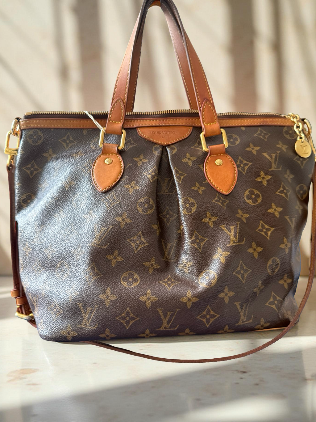 Louis Vuitton Palermo Pm med ekthetsbevis.