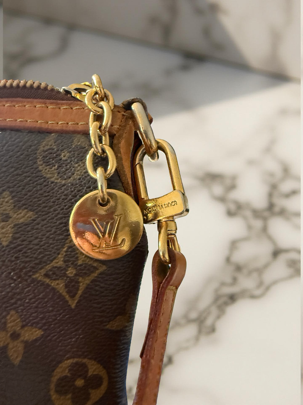 Louis Vuitton Palermo Pm med ekthetsbevis.