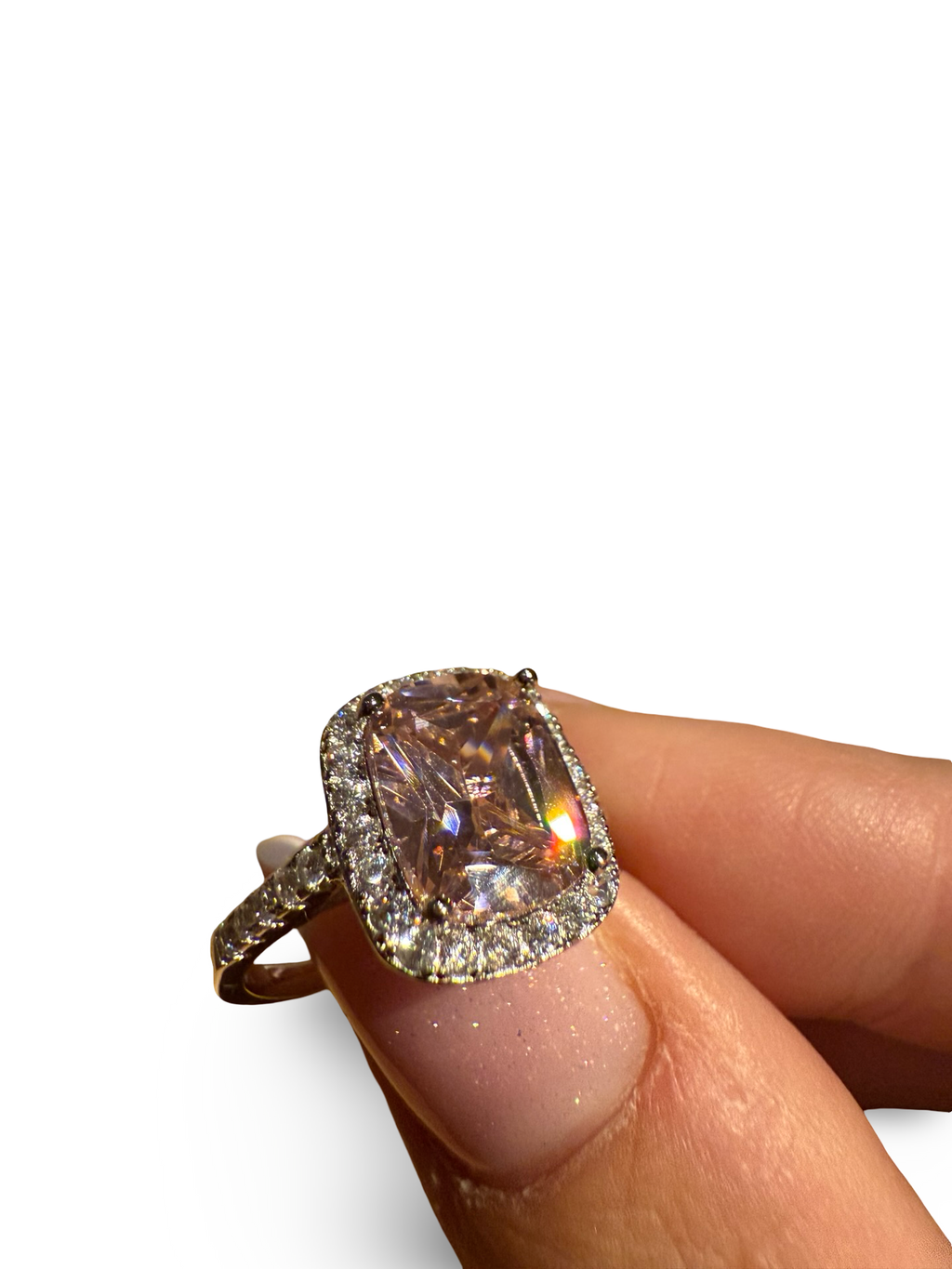 Den vakreste ringen i sølv med zirkonia