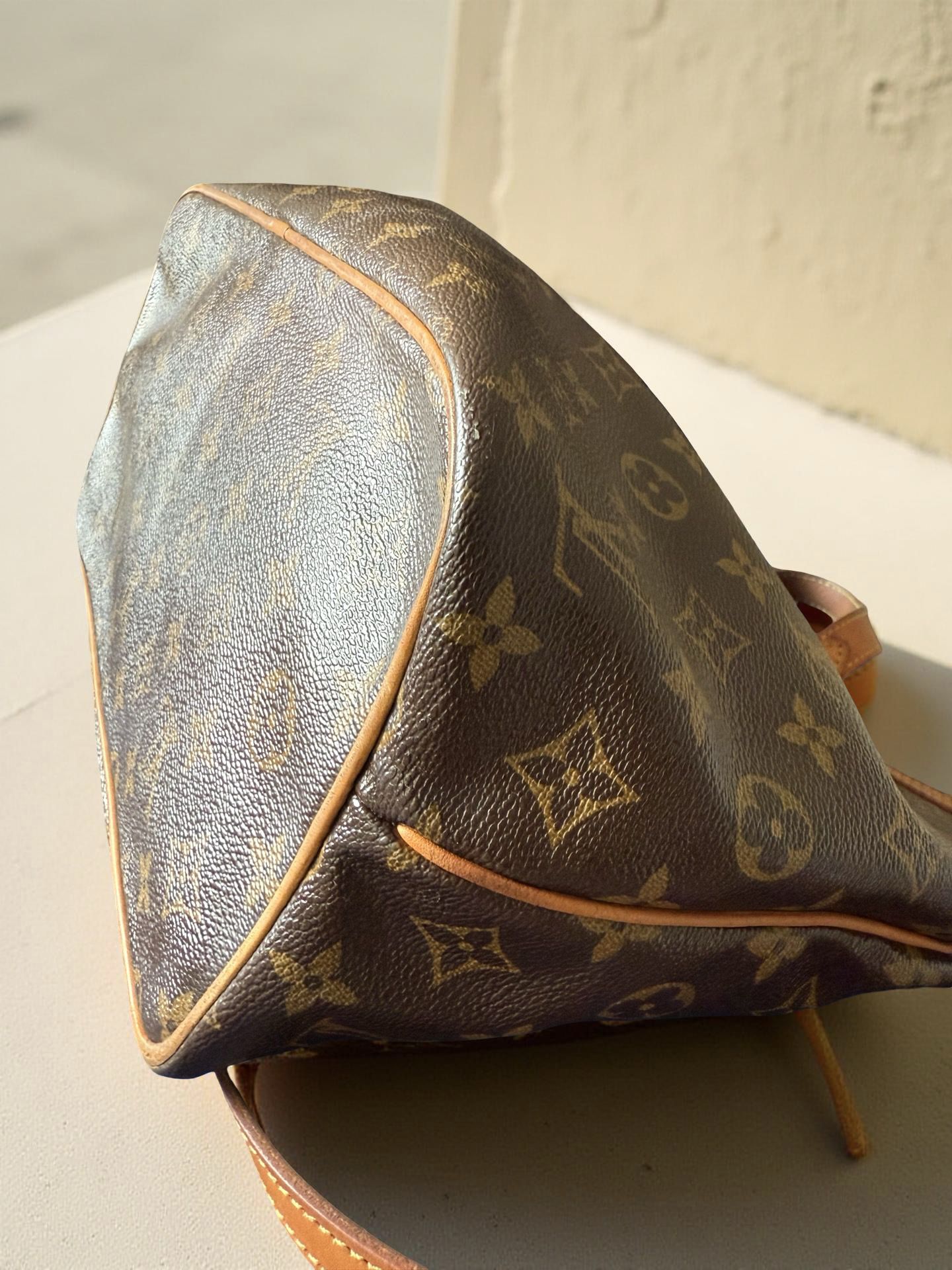 Louis Vuitton Palermo Pm med ekthetsbevis.