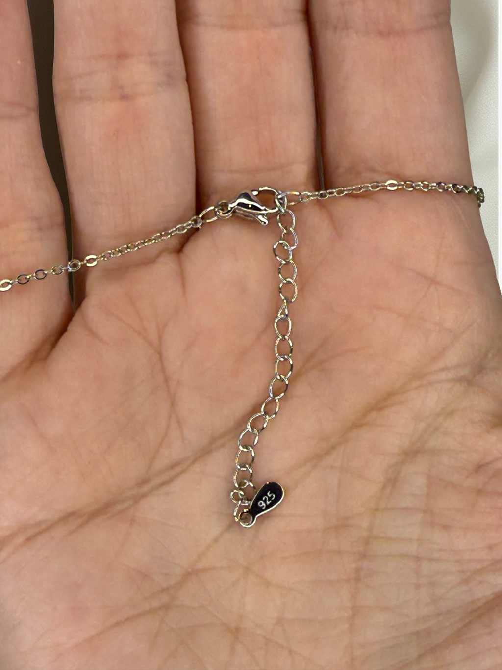 Heart-shaped design on jewelry set in 925 sterling silver and zirconia