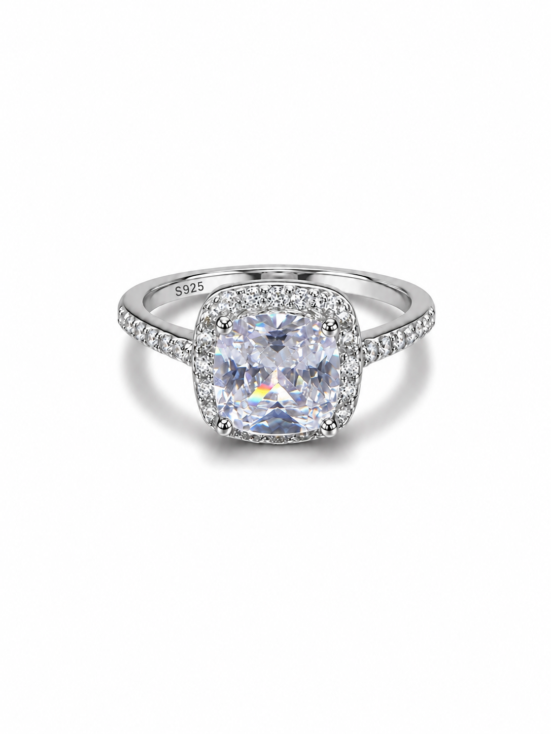 Sølvring i klassisk cushion cut
