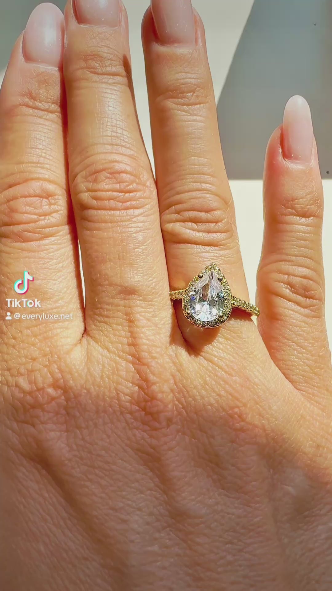 Pear Halo Ring – Gullfarget med klar zirkonia