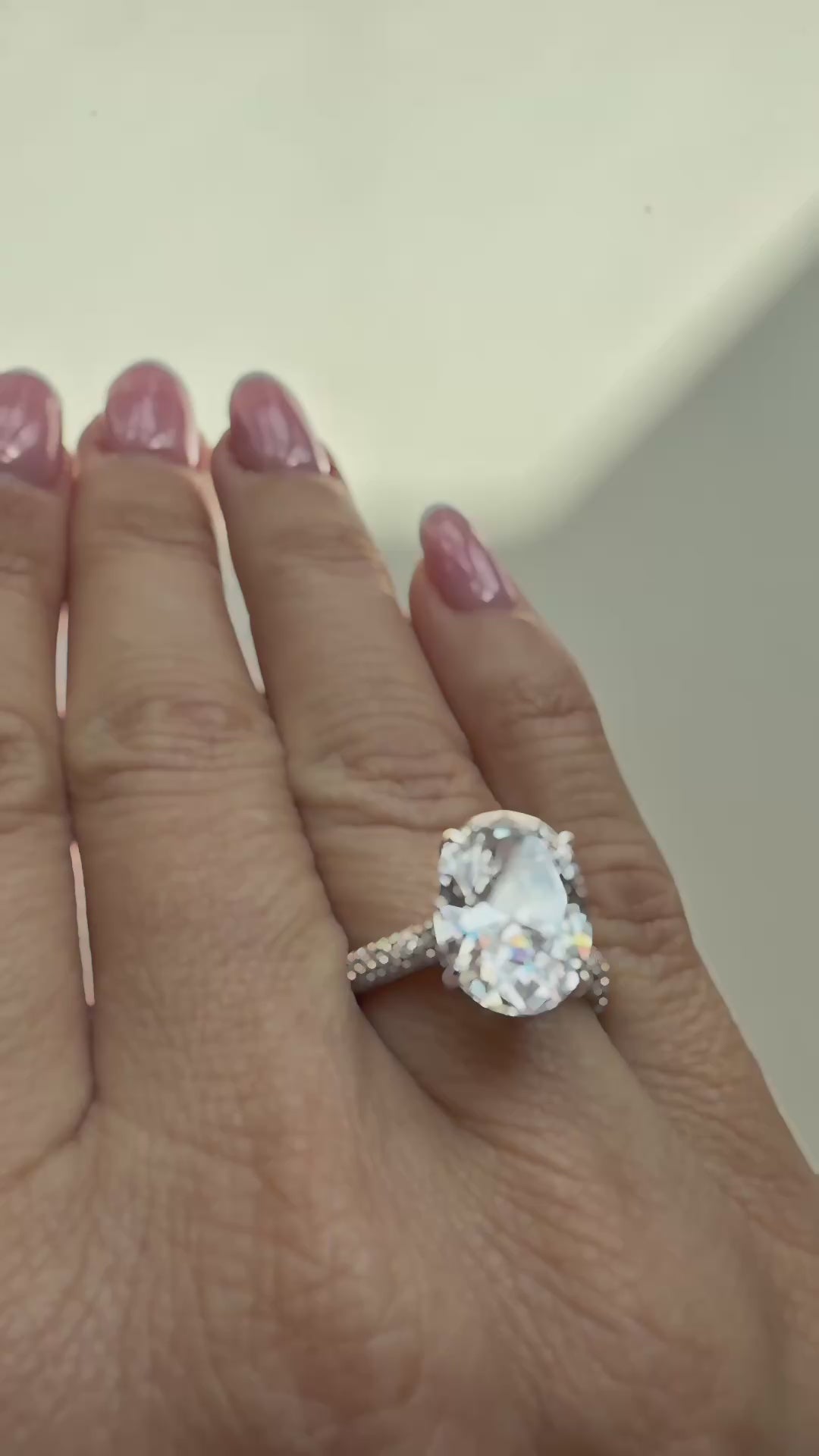 Big 8 carat statement silverring.